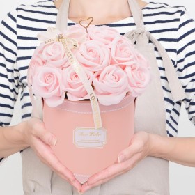 FLOWER BOX MYDLANE RÓŻE KWIATY BUKIET W PUDEŁKU PREZENT NA DZIEŃ WALENTYNKI 21RÓŻ