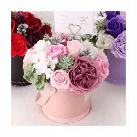 FLOWER BOX MYDLANE RÓŻE KWIATY BUKIET W PUDEŁKU PREZENT NA DZIEŃ MAMY MIX