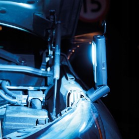 LATARKA AKUMULATOROWA LED ZE STACJĄ DOKUJĄCĄ PODWIESZANA TS1905