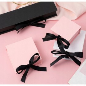 NASZYJNIK SERCE PREZENT DLA KOBIETY WALENTYNKI ZESTAW PUDEŁKO NA BIŻUTERIĘ