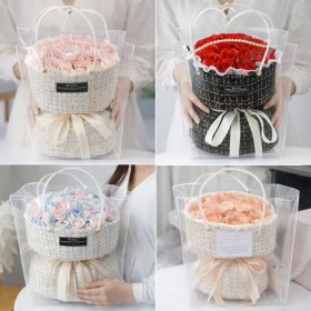 BUKIET MYDLANE RÓŻE RÓŻA LED PREZENT Z TOREBKĄ I BILECIKIEM NA DZIEŃ KOBIET