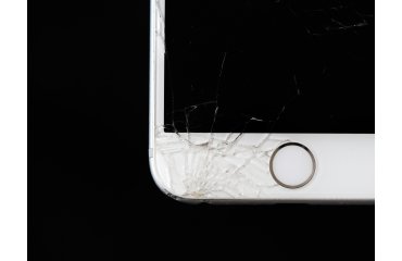 Jak skutecznie zabezpieczyć smartfona? Etui, szkło hartowane i najczęstsze błędy użytkowników.