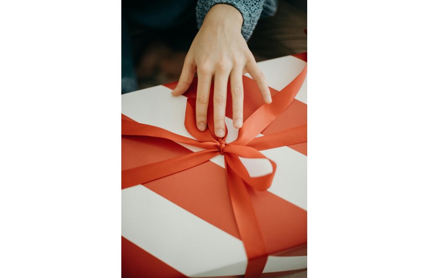 Pomysł na prezent do 100 zł - sprawdzone hity na każdą okazję